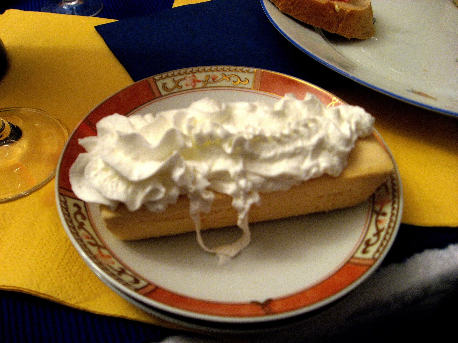 Rakvička served with whipped cream.
