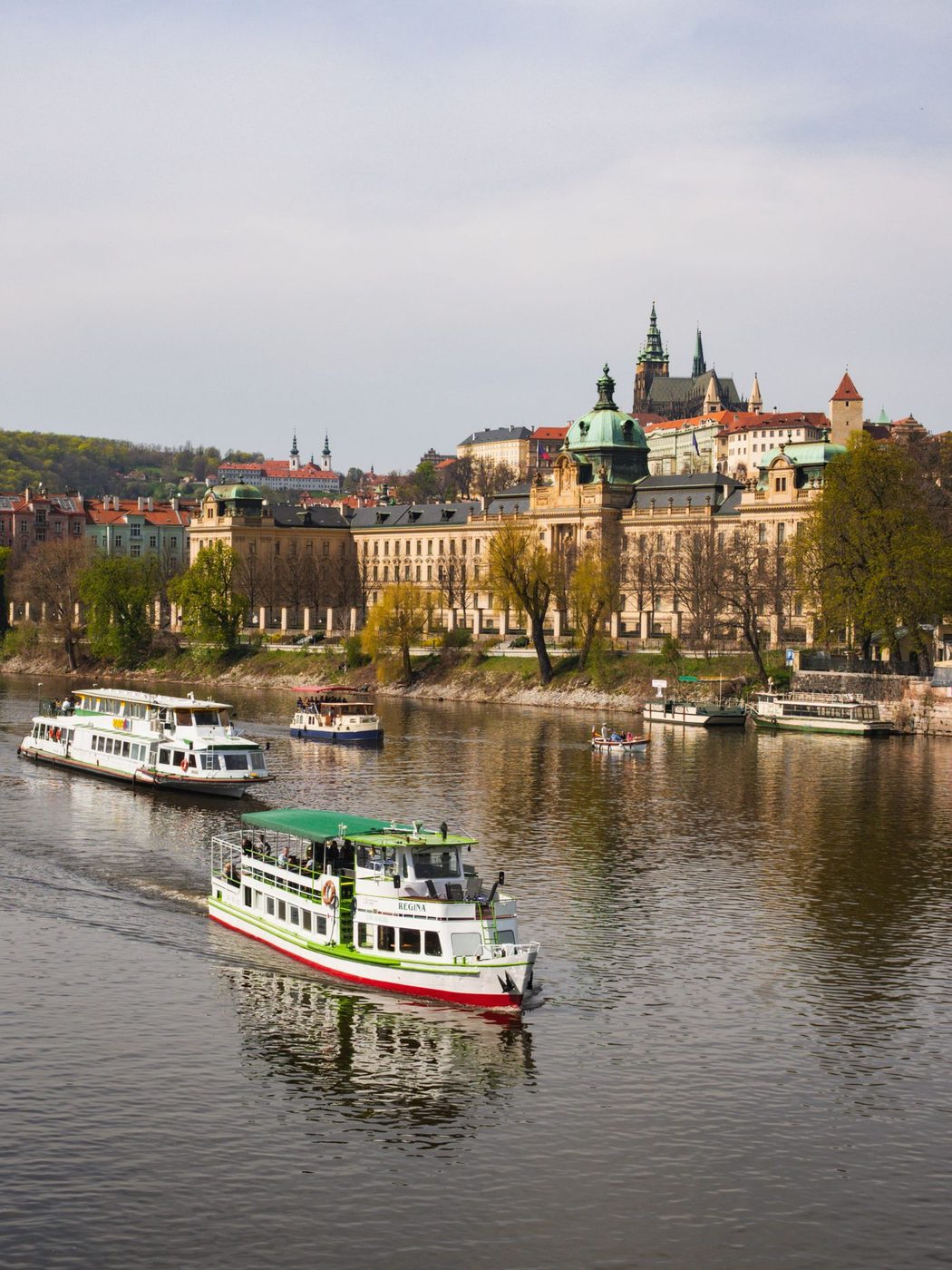 Exact Vltava river and Prague urban banks are visibly shown.